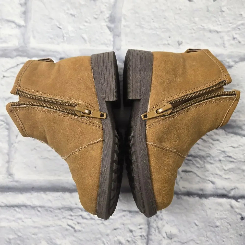 OshKosh B'Gosh Tan Faux Suede Booties Shoes Fringe size 6 Baby Girl's Lug Sole